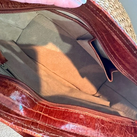 100% genuine alligator handbag/purse from Nicaragua. - Picture 5 of 8